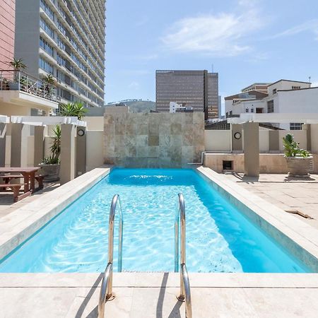 The Square 135- Studio With Free Parking, Pool & Gym Access Apartman Fokváros Kültér fotó