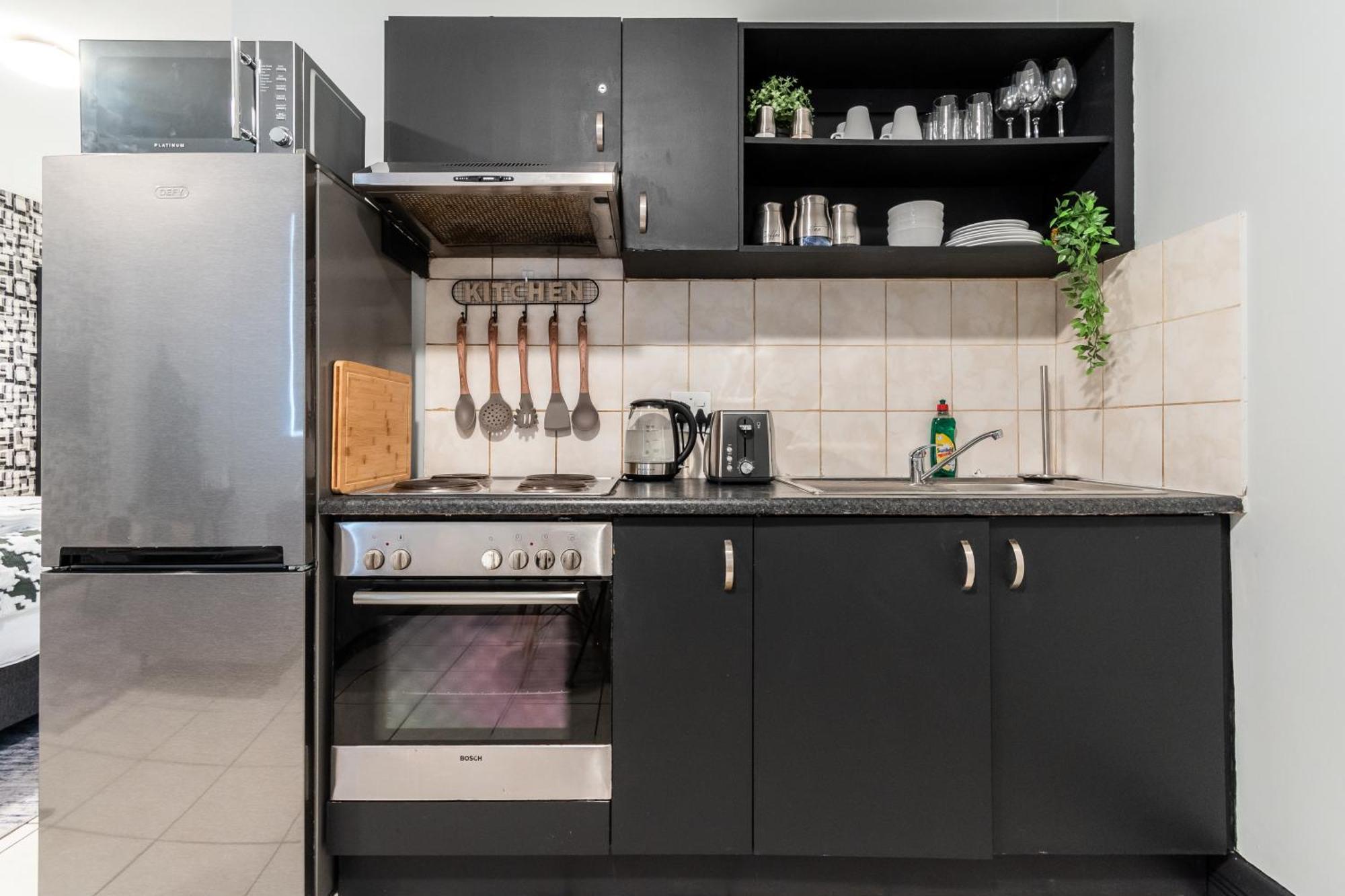 The Square 135- Studio With Free Parking, Pool & Gym Access Apartman Fokváros Kültér fotó